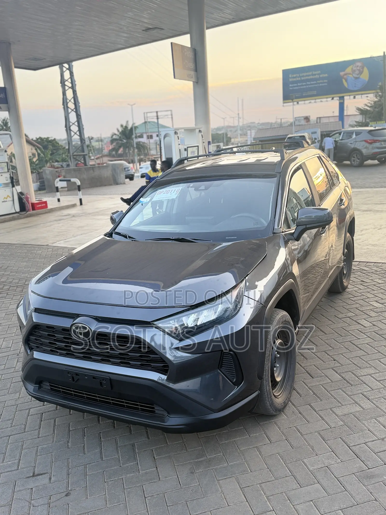 Toyota RAV4 LE AWD 2019 Gray