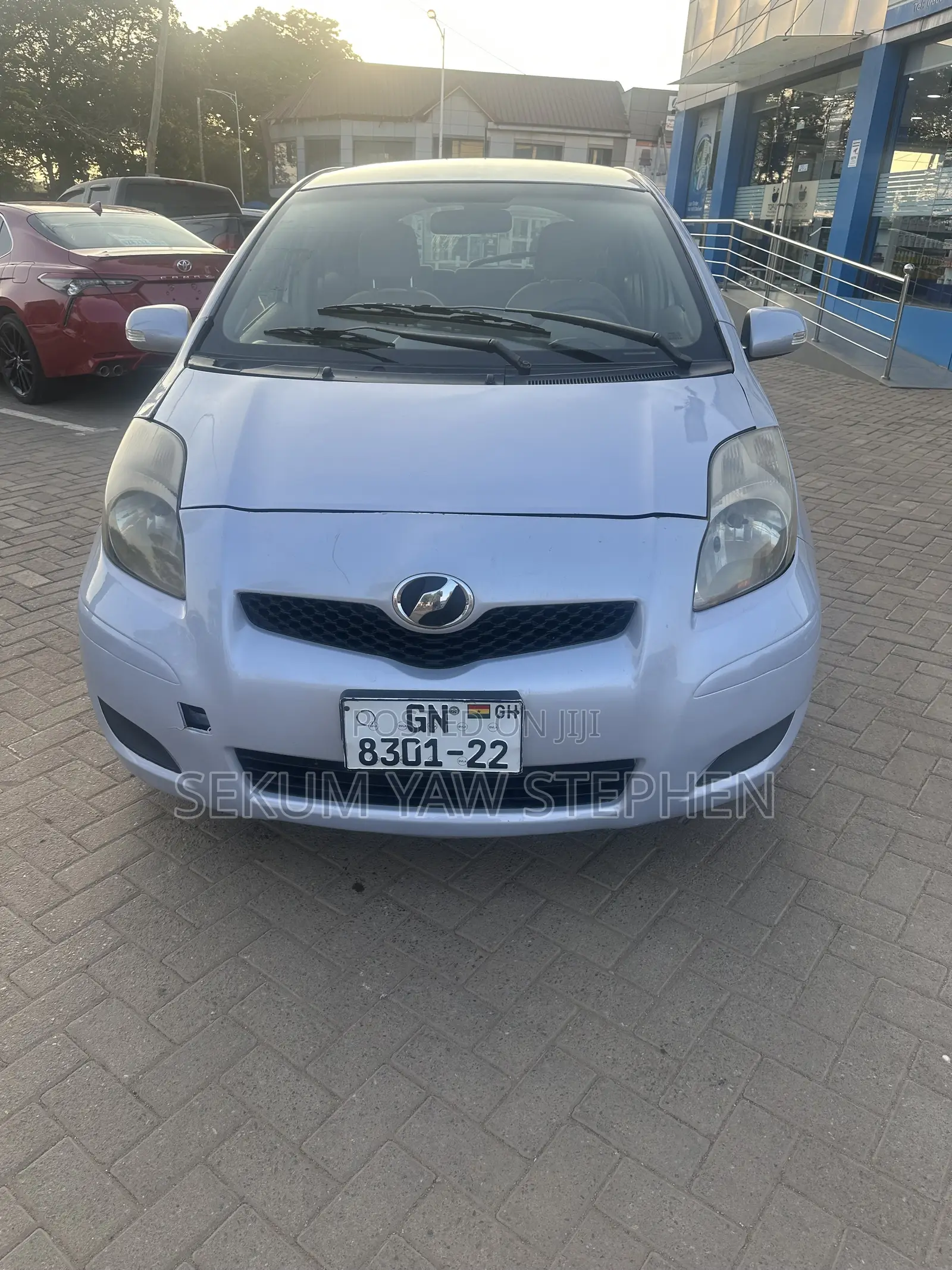 Toyota Vitz 2010 Silver