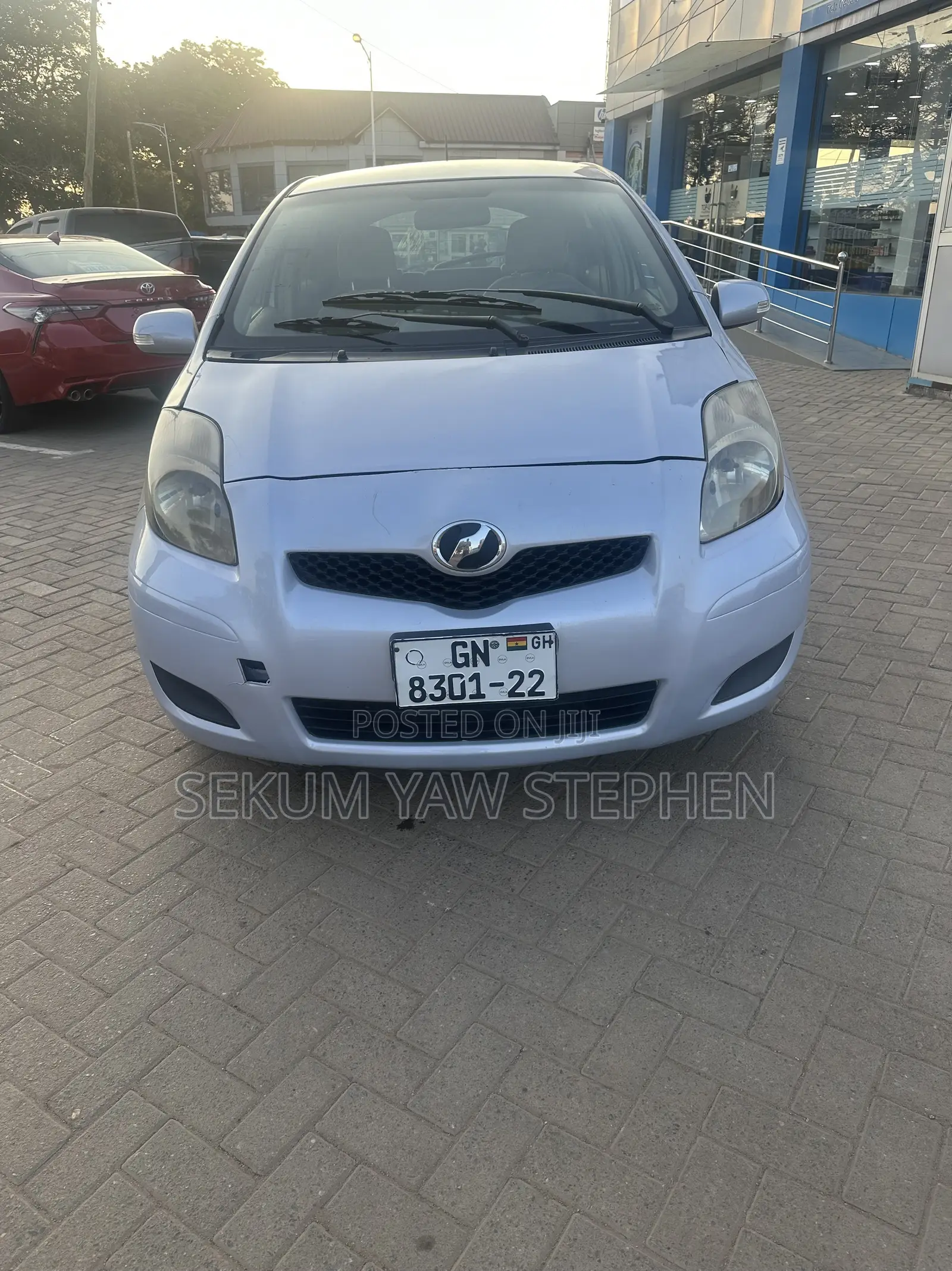 Toyota Vitz 2010 Silver