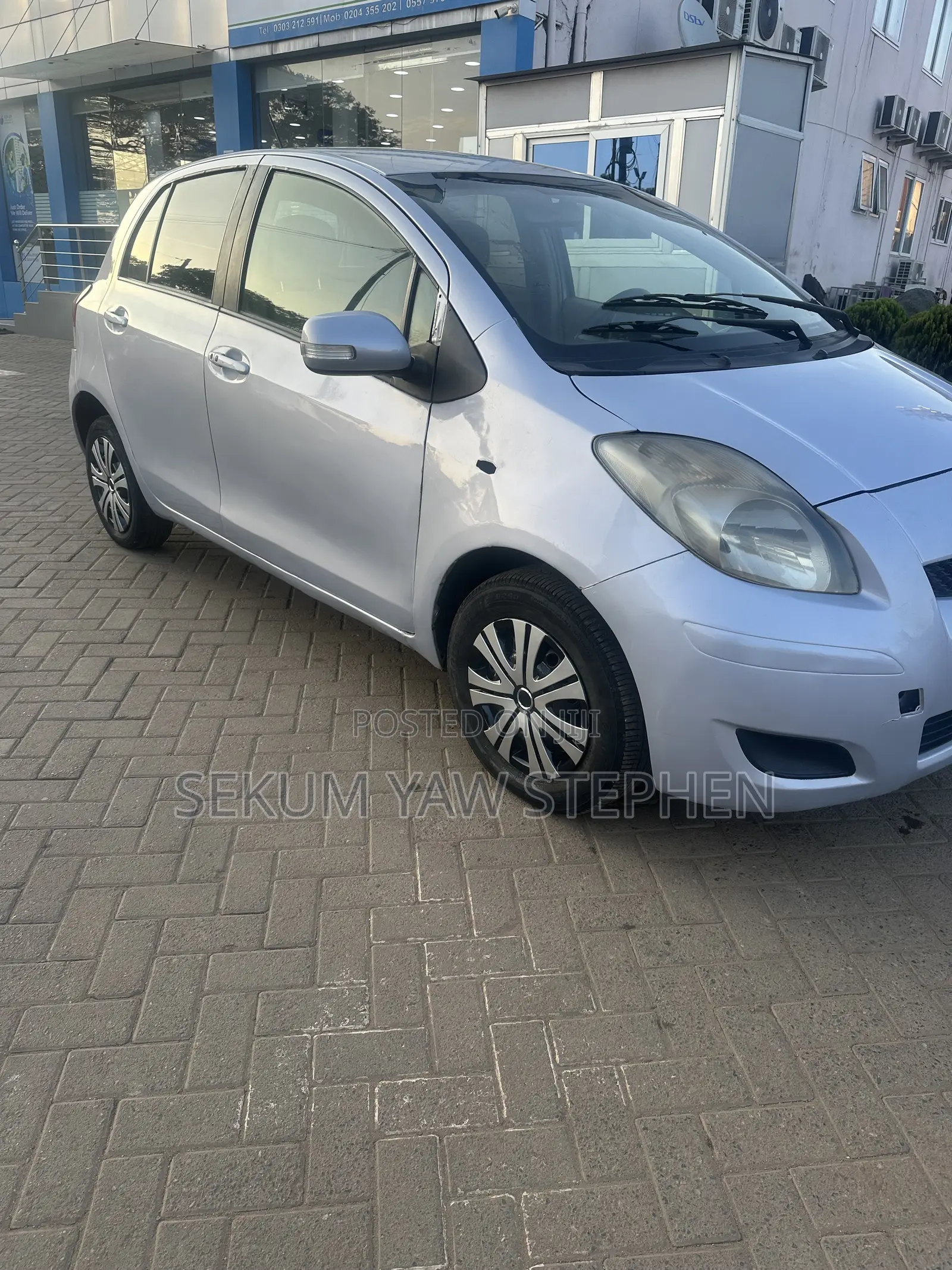 Toyota Vitz 2010 Silver
