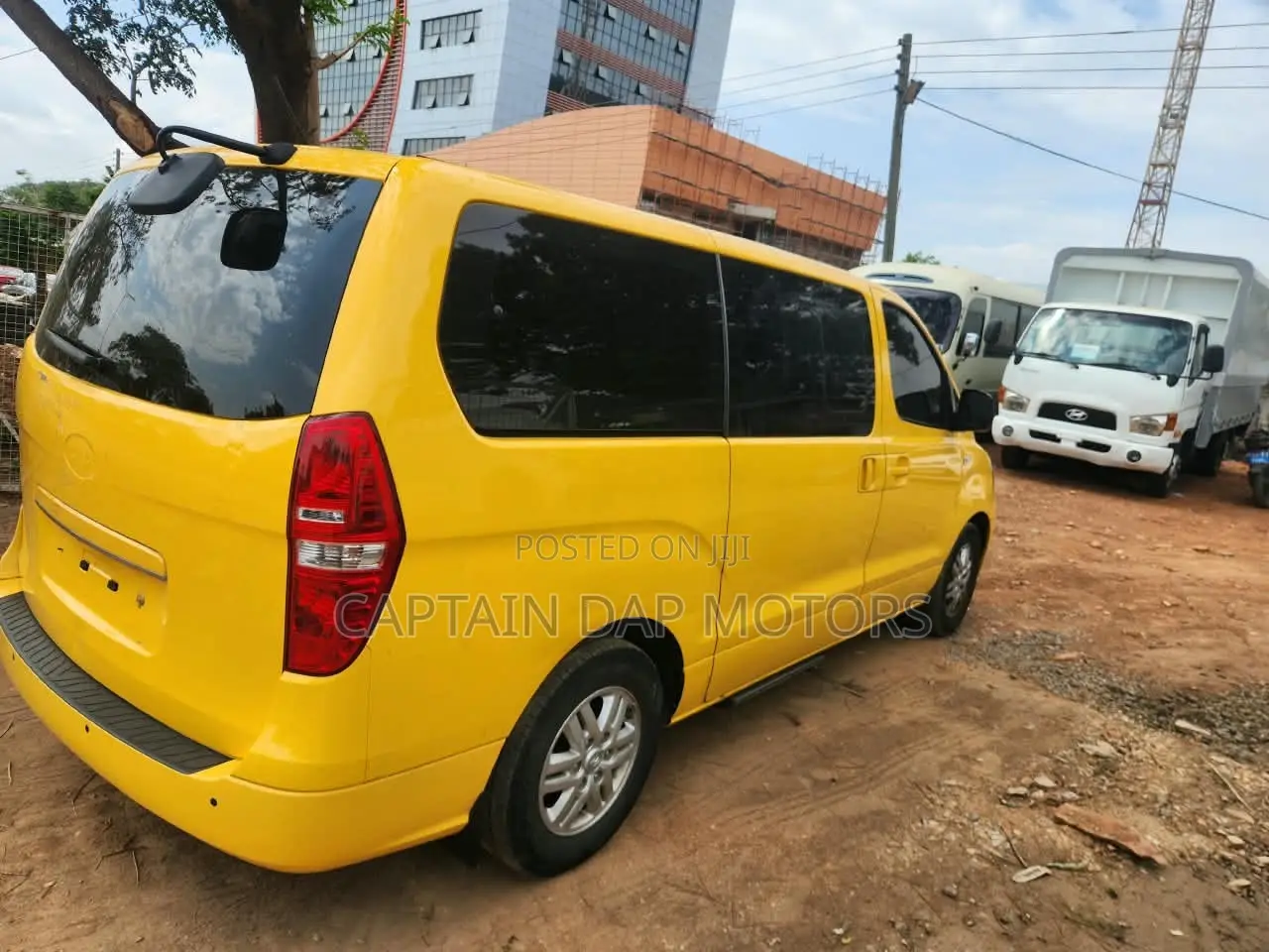 Hyundai Starex 2017 Yellow