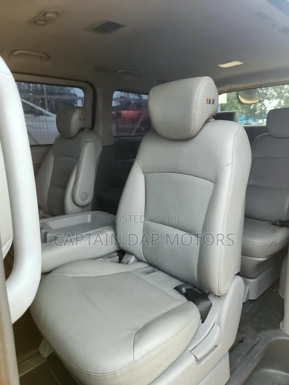 Hyundai Starex 2017 Yellow