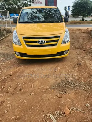 Hyundai Starex 2017 Yellow