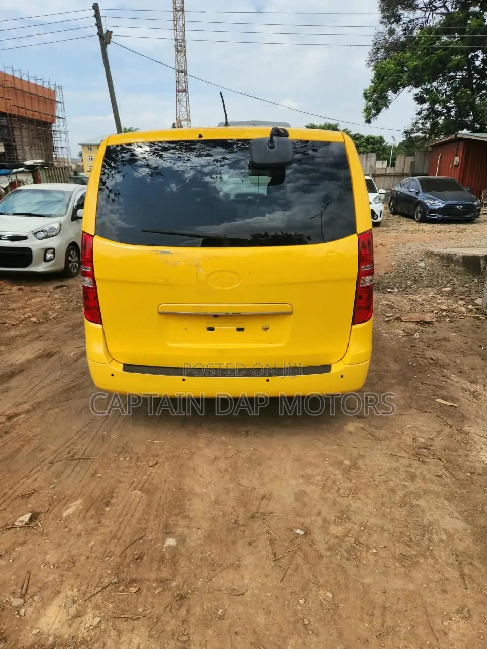 Hyundai Starex 2017 Yellow
