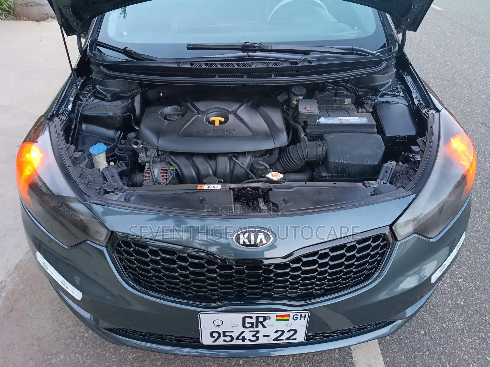 Hyundai Elantra Limited Sedan FWD (2.0L 4cyl 6A) 2017 Gray