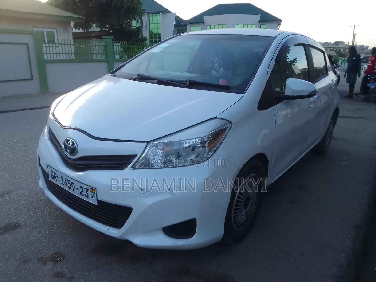 Toyota Vitz 2012 White