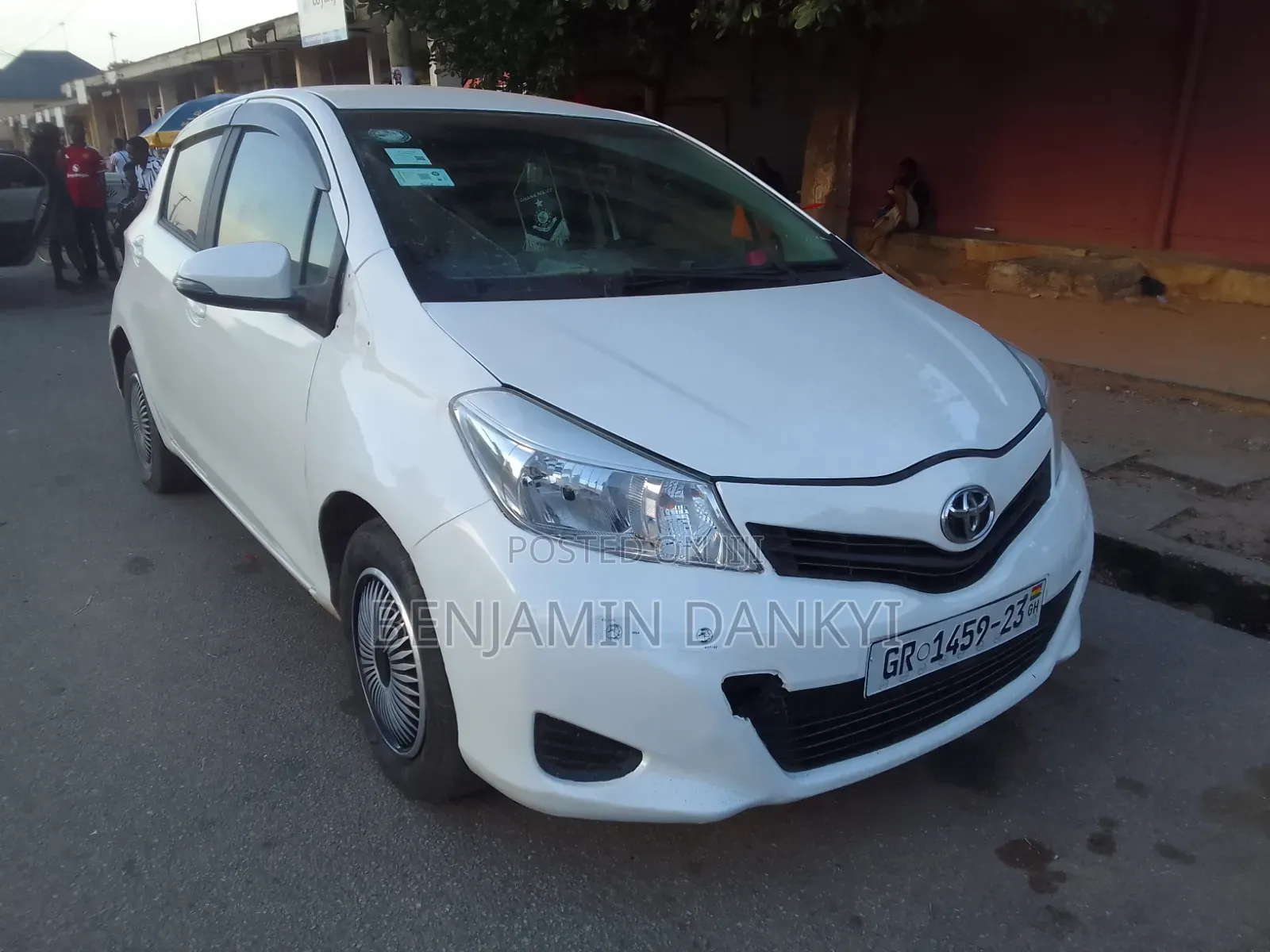 Toyota Vitz 2012 White