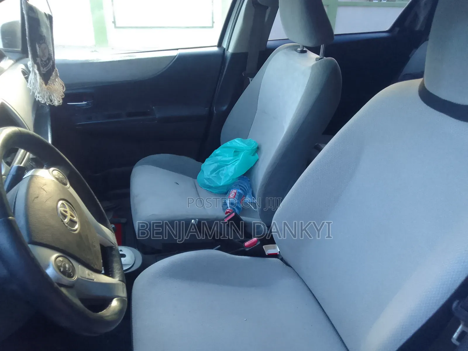 Toyota Vitz 2012 White