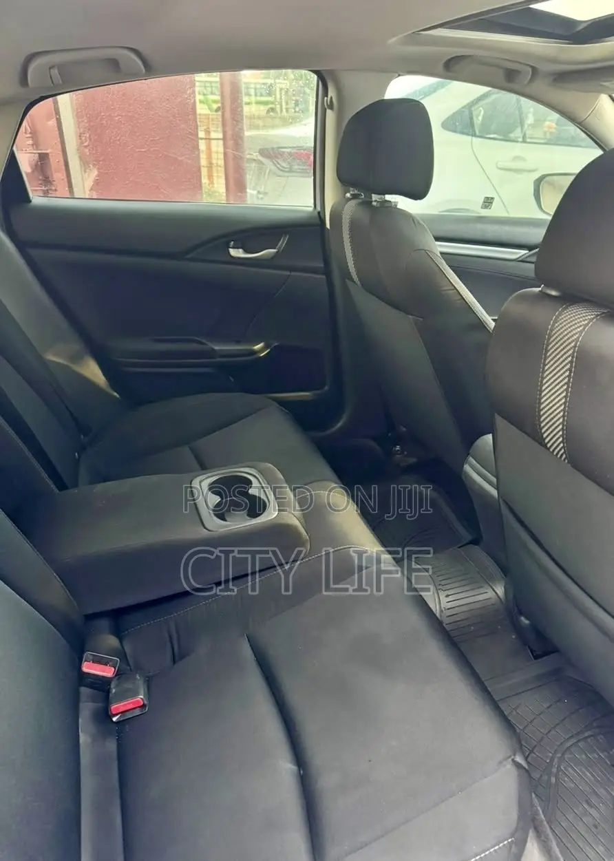 Honda Civic LX 4dr Sedan (2.0L 4cyl) 2016 Gray