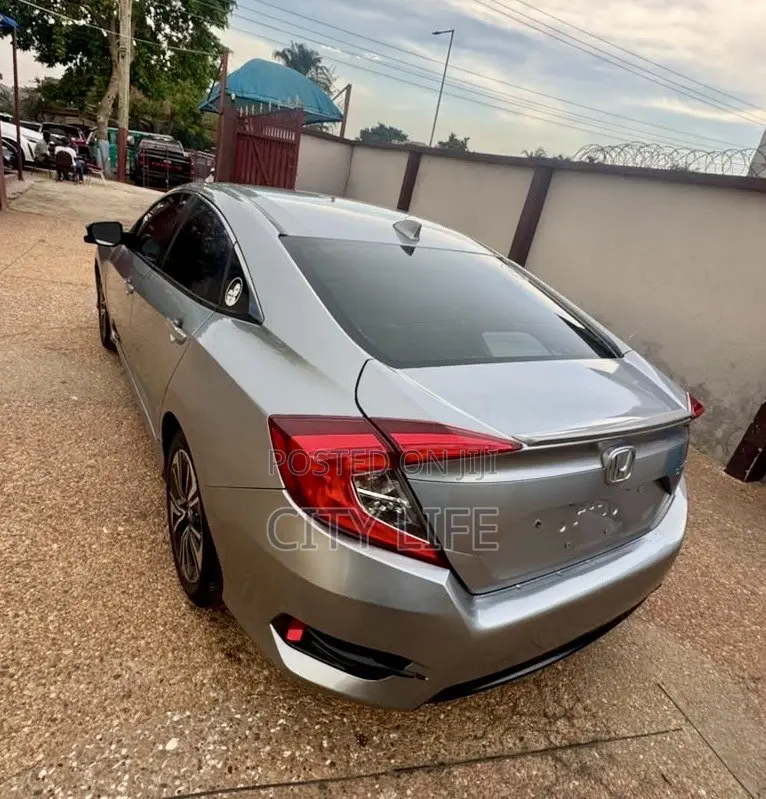 Honda Civic LX 4dr Sedan (2.0L 4cyl) 2016 Gray