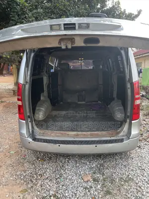 Hyundai Grand Starex