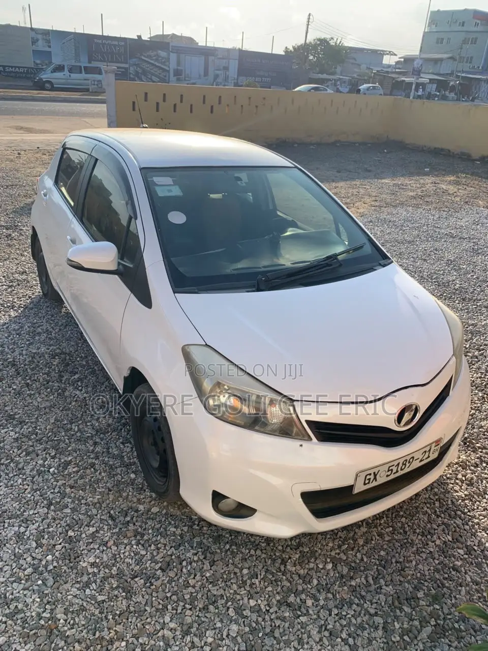 Toyota Vitz 1.3 AWD 3dr 2010 Off white