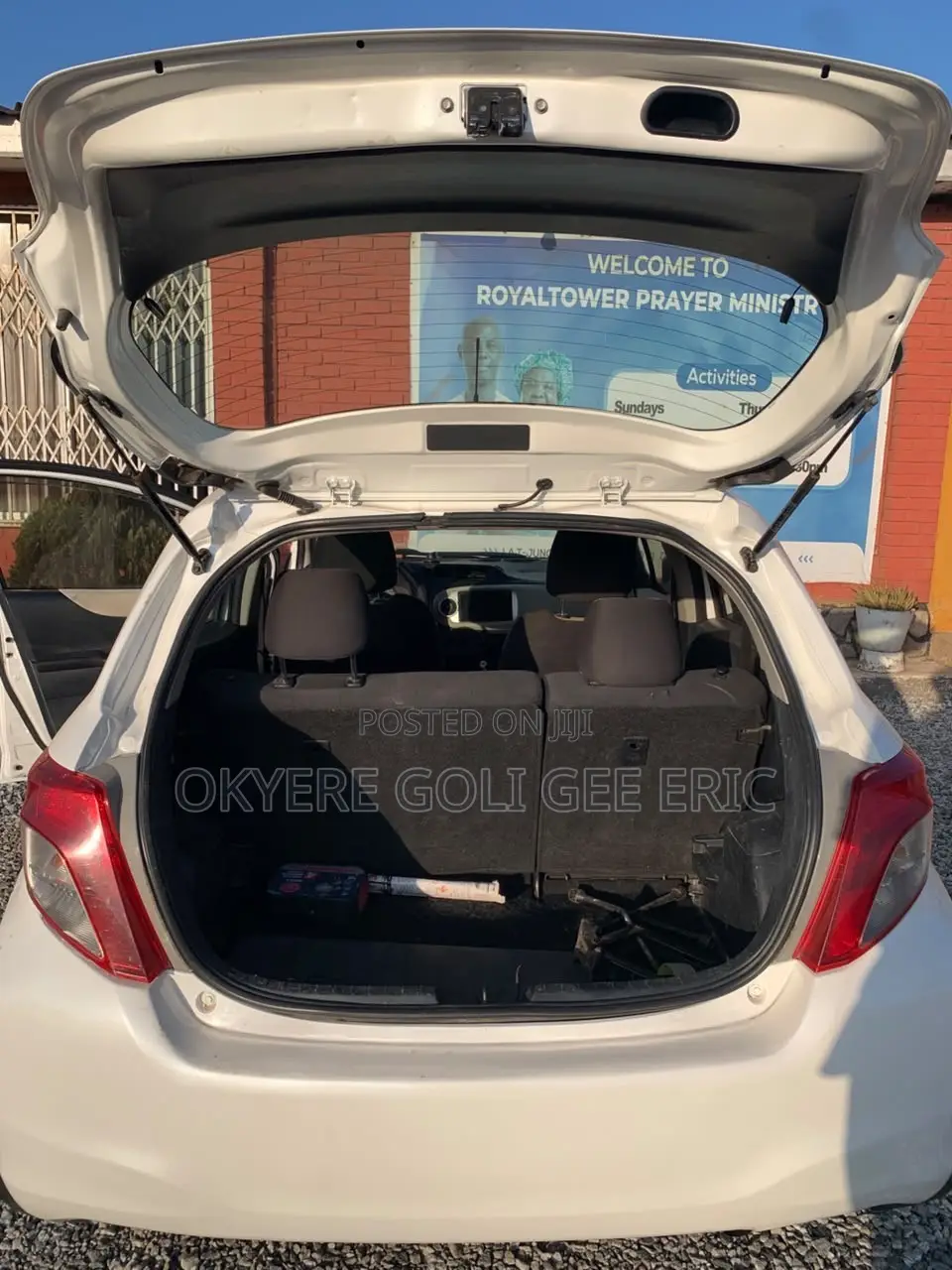 Toyota Vitz 1.3 AWD 3dr 2010 Off white