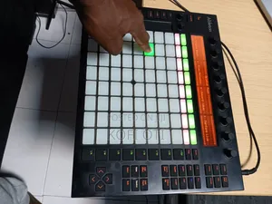 Ableton Push 1(drumpad/Drum Machine)