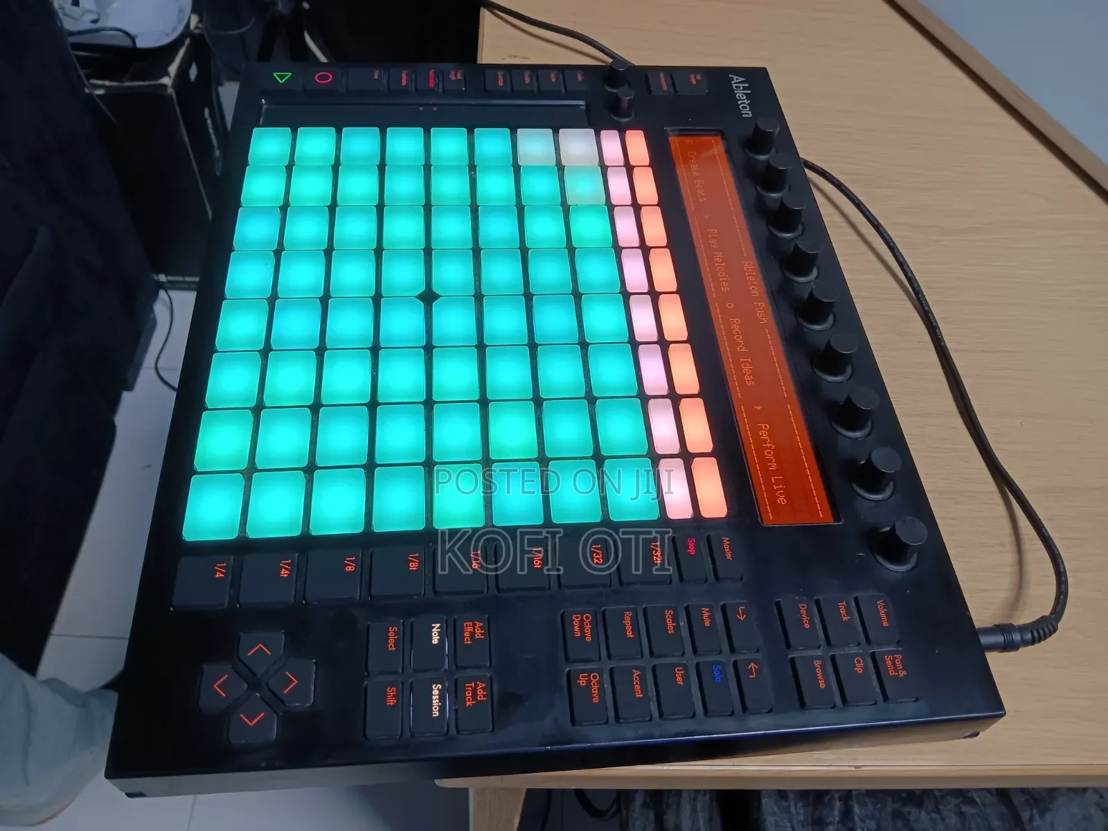 Ableton Push 1(drumpad/Drum Machine)