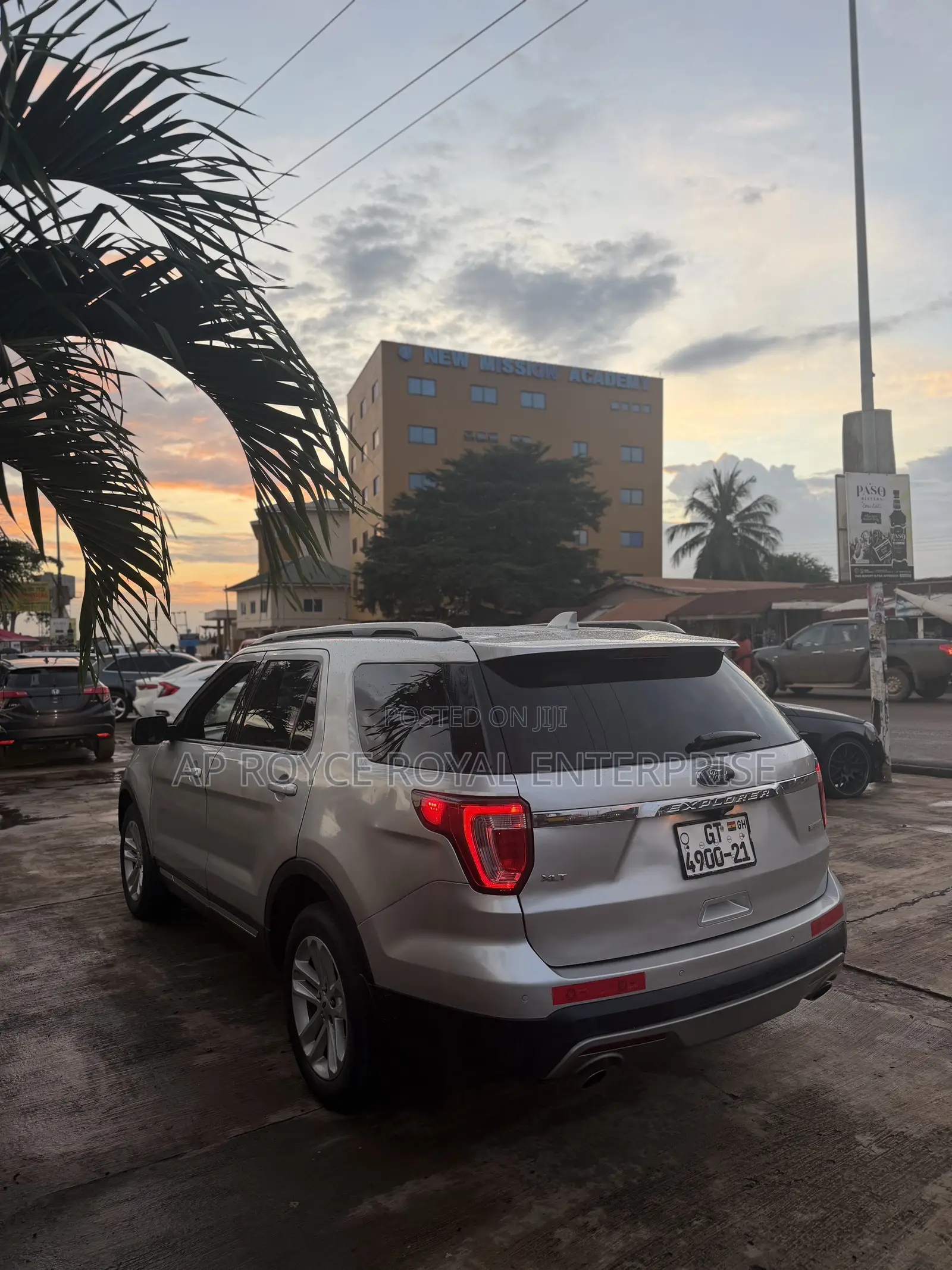 Ford Explorer XLT 4dr FWD (2.3L 4cyl 6A) 2017 Silver