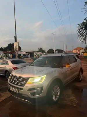 Ford Explorer XLT 4dr FWD (2.3L 4cyl 6A) 2017 Silver