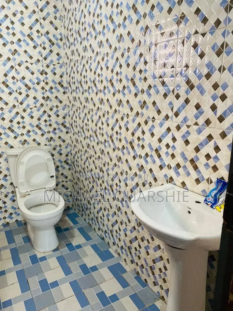 2bdrm Shared Apartment in Amasaman Sarpeiman, Pokuase for rent