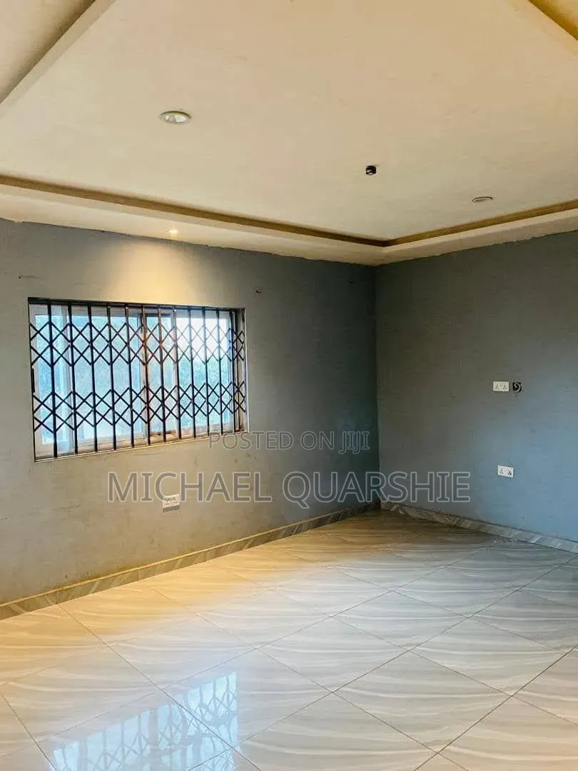2bdrm Shared Apartment in Amasaman Sarpeiman, Pokuase for rent