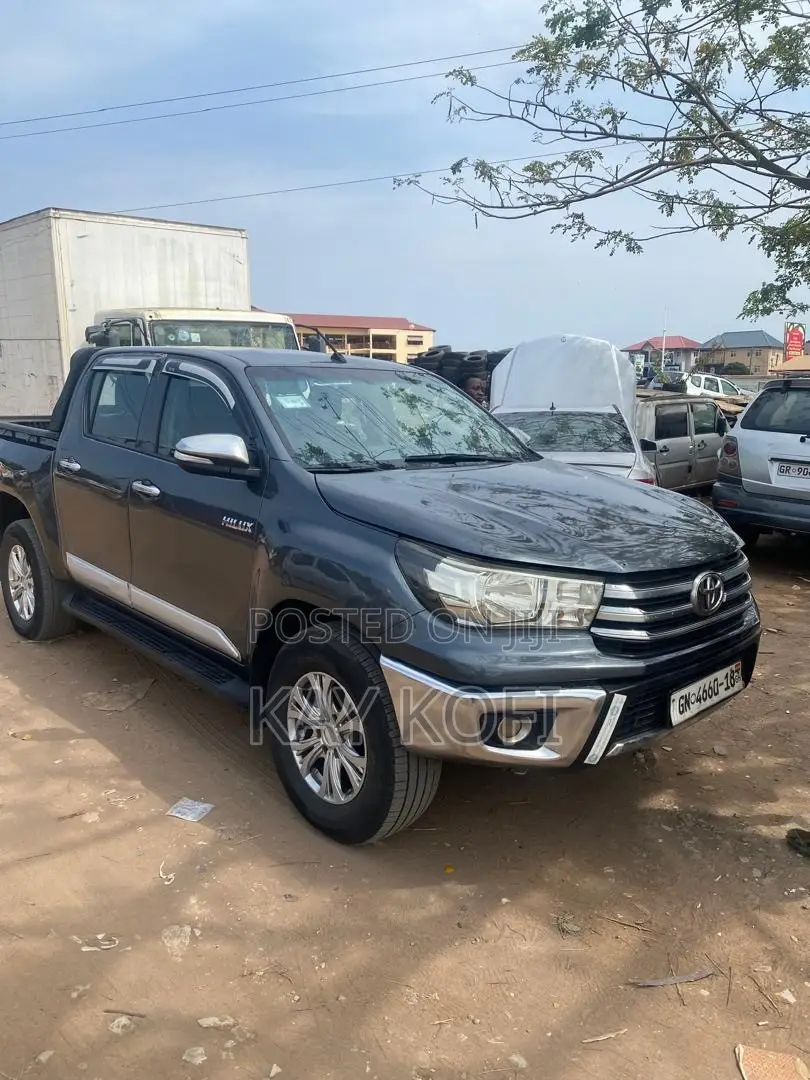 Toyota Hilux Revo Double Cab Deisel 2.4 AWD 2017 Gray