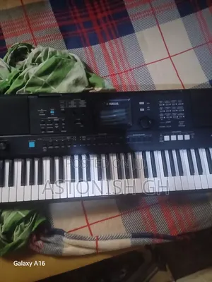 PSR E473 Keyboard