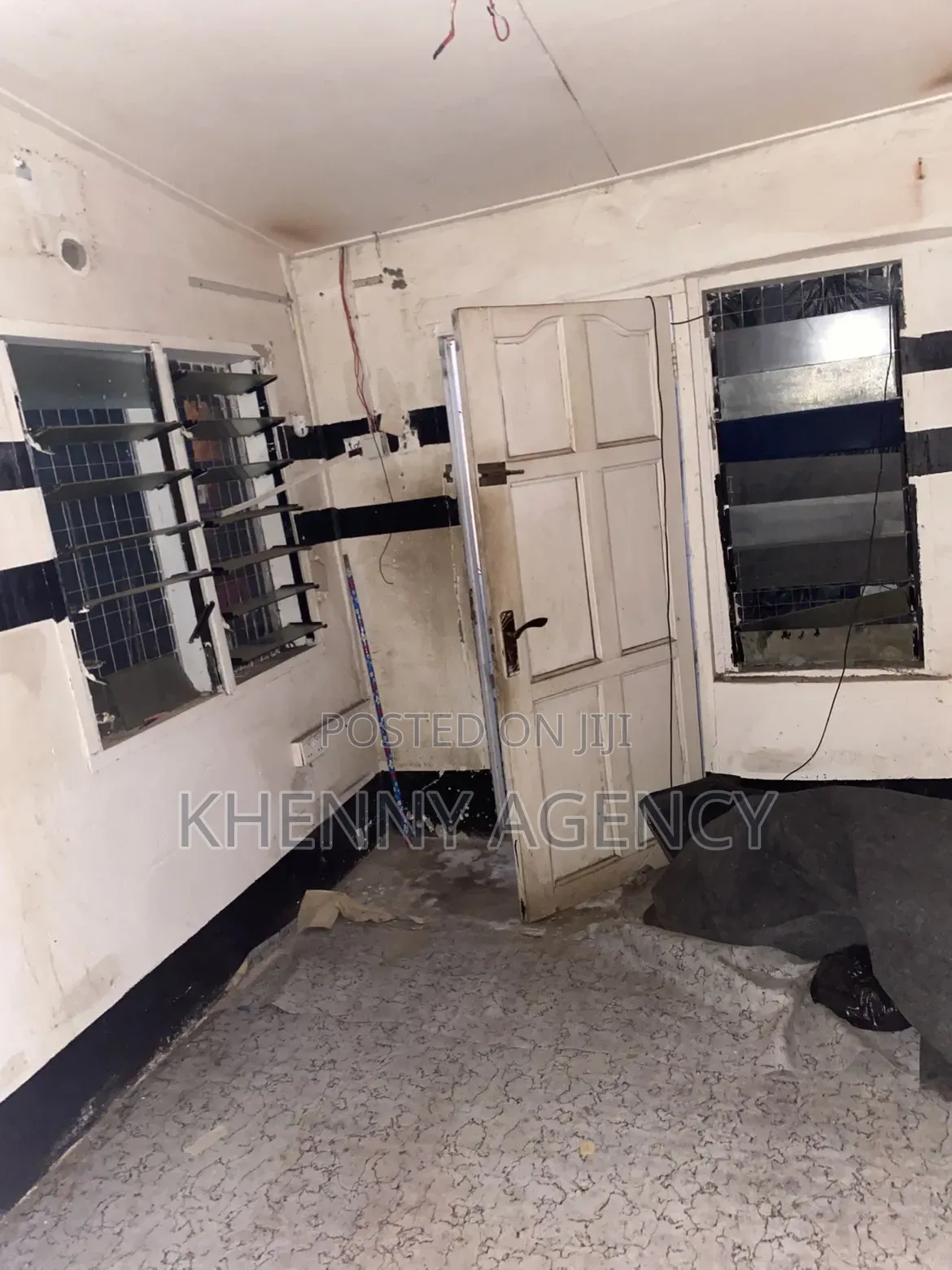1bdrm Bedsitter in Dansoman Control, Market for rent