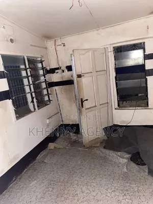 1bdrm Bedsitter in Dansoman Control, Market for rent