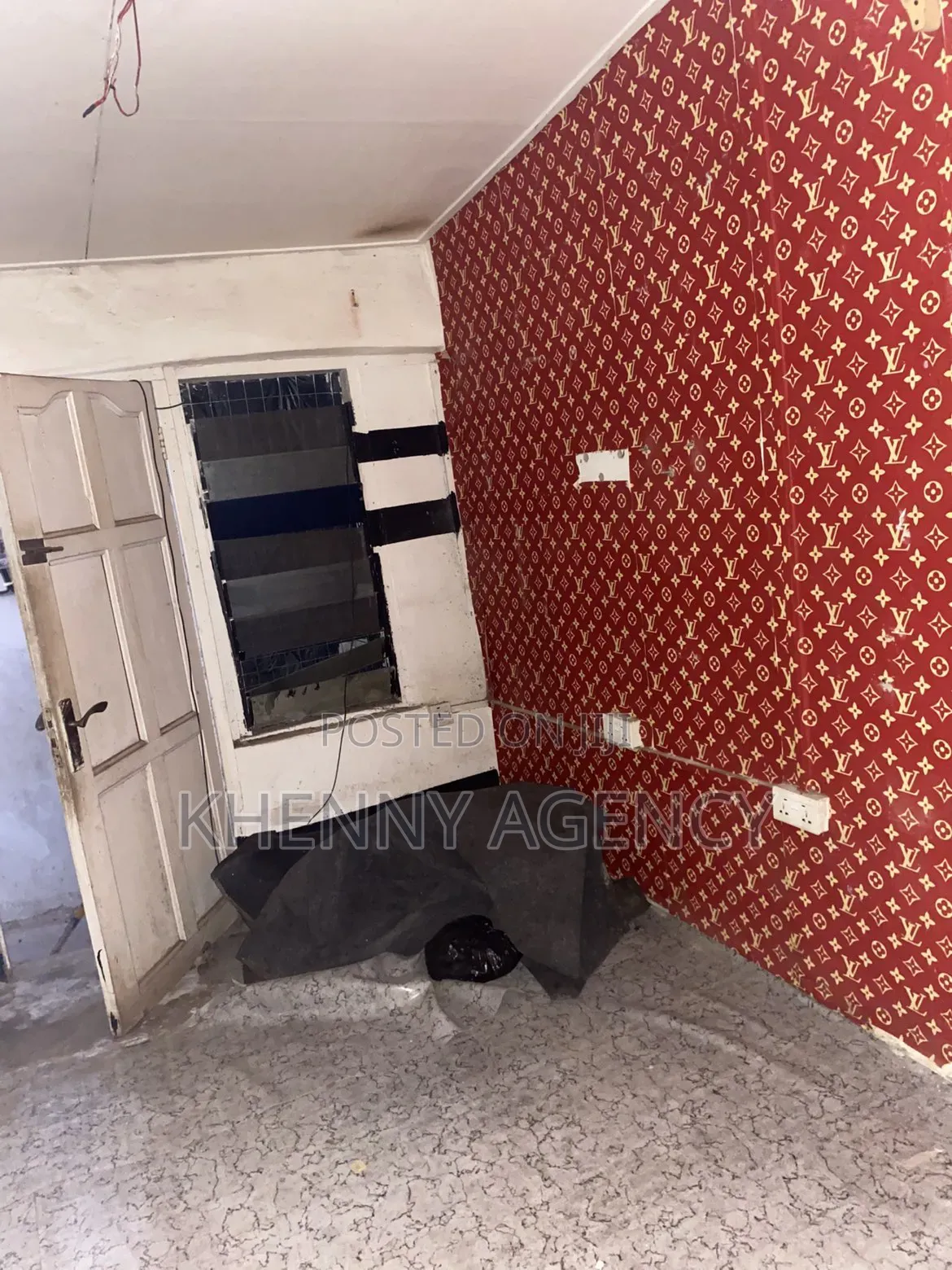 1bdrm Bedsitter in Dansoman Control, Market for rent