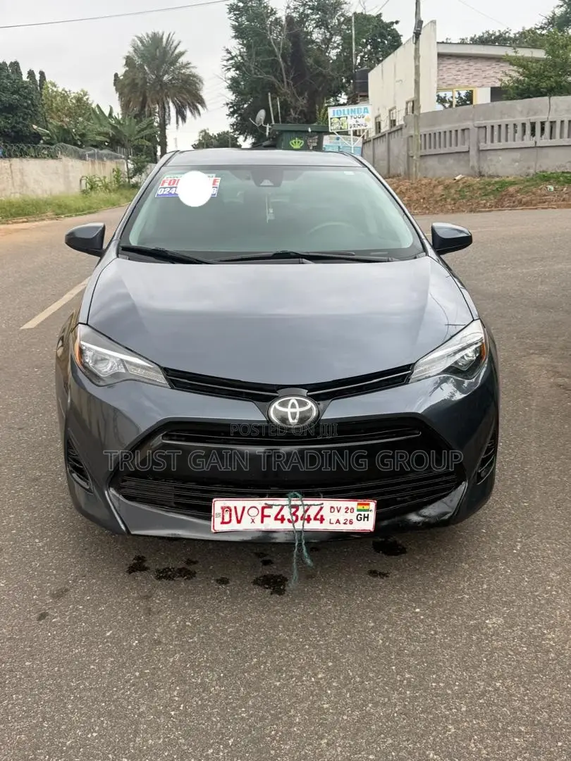 Toyota Corolla SE 4dr Sedan (1.8L 4cyl CVT) 2017