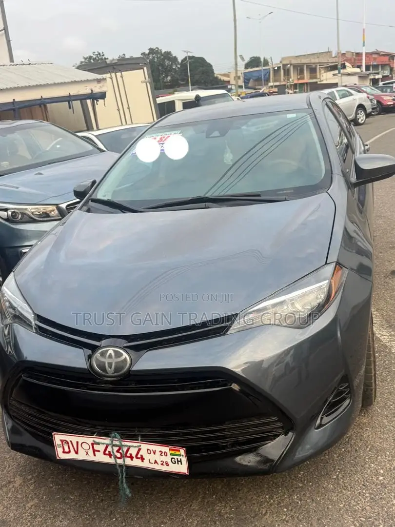 Toyota Corolla SE 4dr Sedan (1.8L 4cyl CVT) 2017
