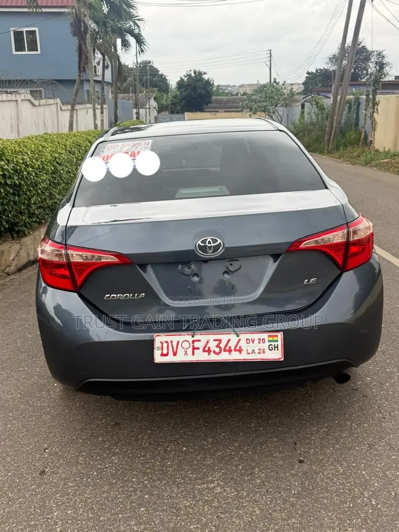 Toyota Corolla SE 4dr Sedan (1.8L 4cyl CVT) 2017
