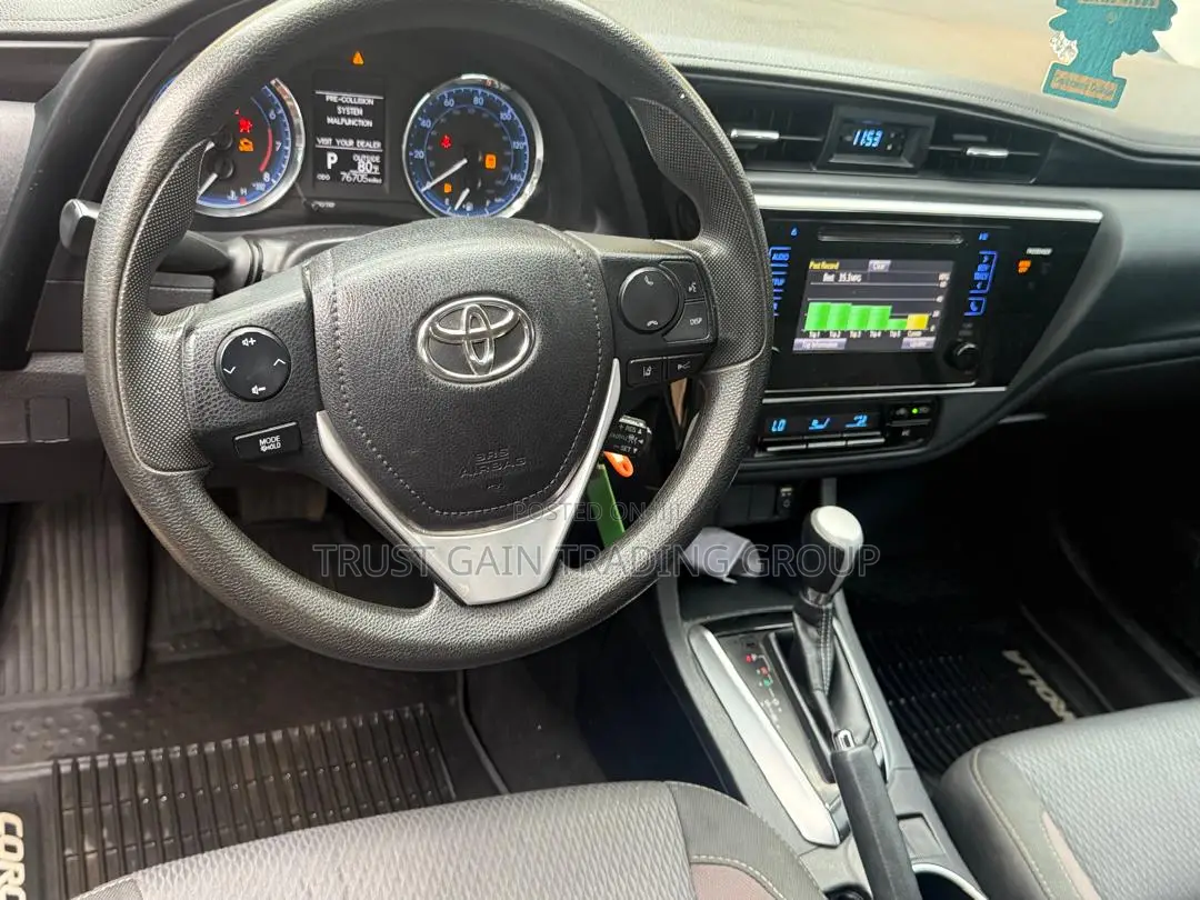 Toyota Corolla SE 4dr Sedan (1.8L 4cyl CVT) 2017