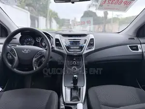 Hyundai Elantra SE Sedan FWD (1.8L 4cyl 6A) 2016 Silver
