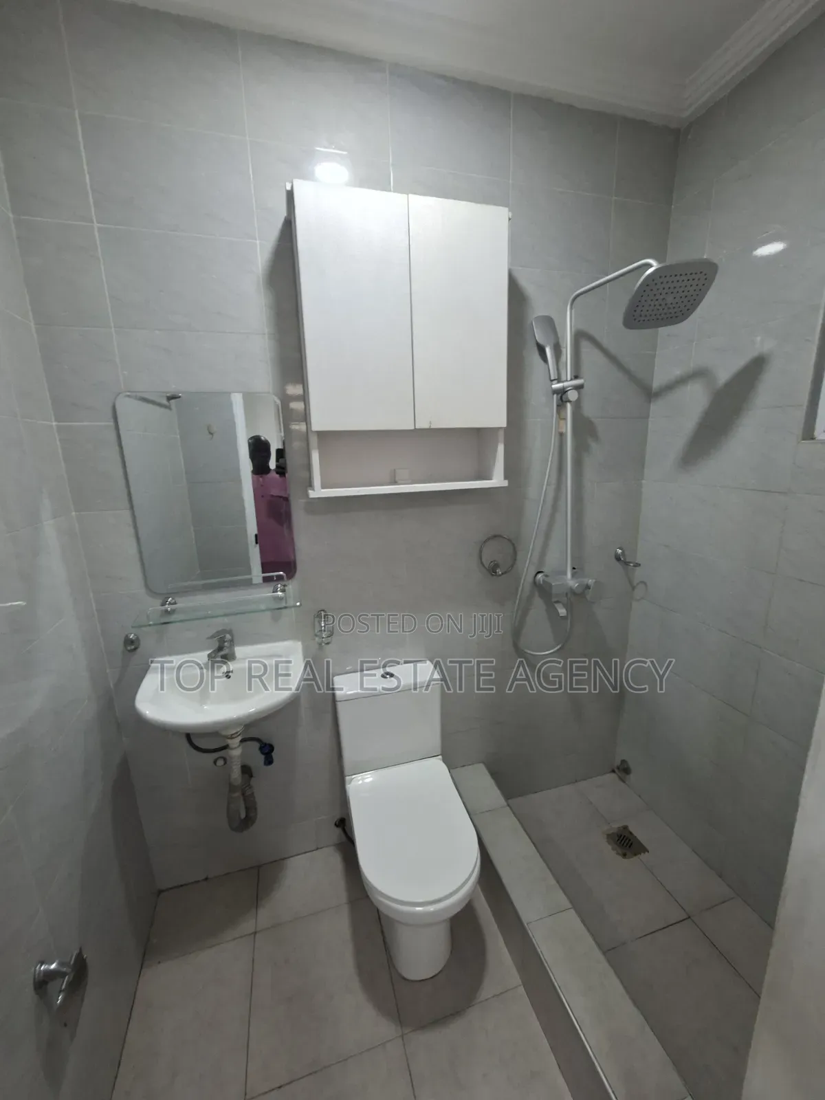 3bdrm Apartment in Oyarifa Kb, Owusu Ansah for rent
