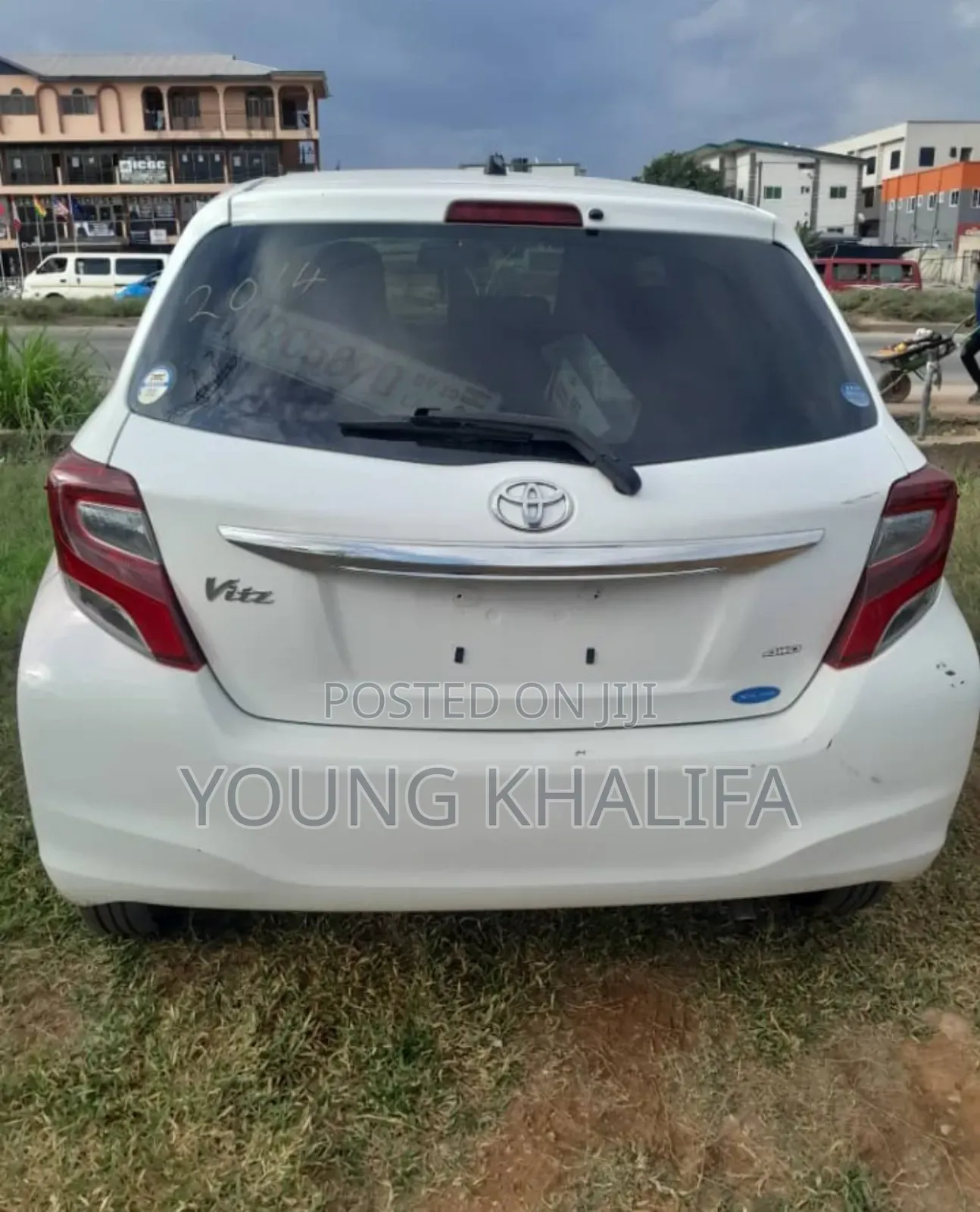 Toyota Vitz 2014 White