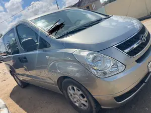 Hyundai H1 2016 Silver