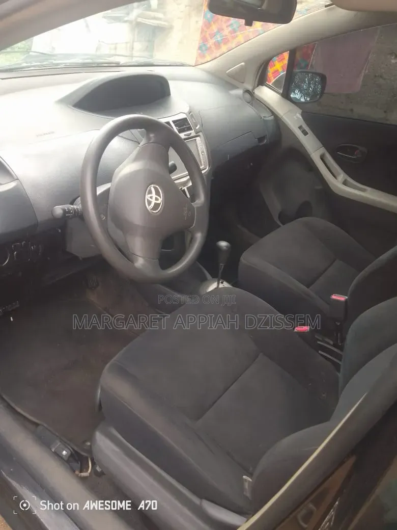 Toyota Vitz 2010 Black