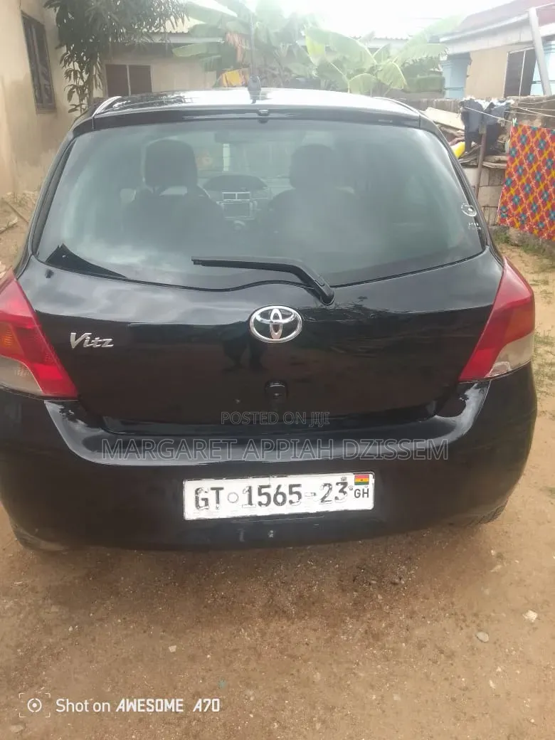 Toyota Vitz 2010 Black