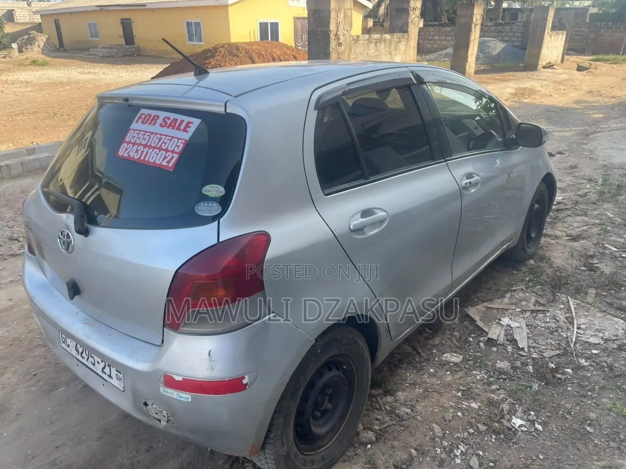 Toyota Vitz 2009 Silver