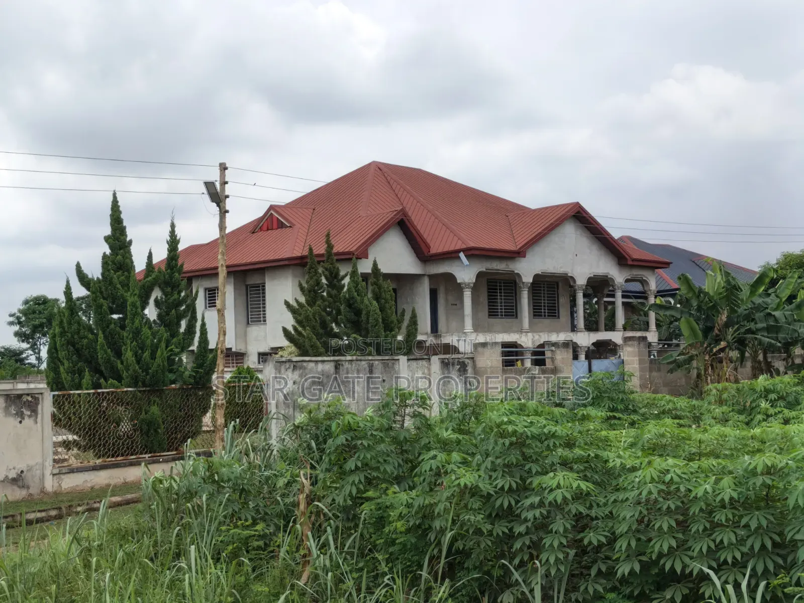 6bdrm House in Kumasi Metropolitan for sale