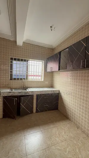1bdrm Room & Parlour in West Hills Mall Area for rent