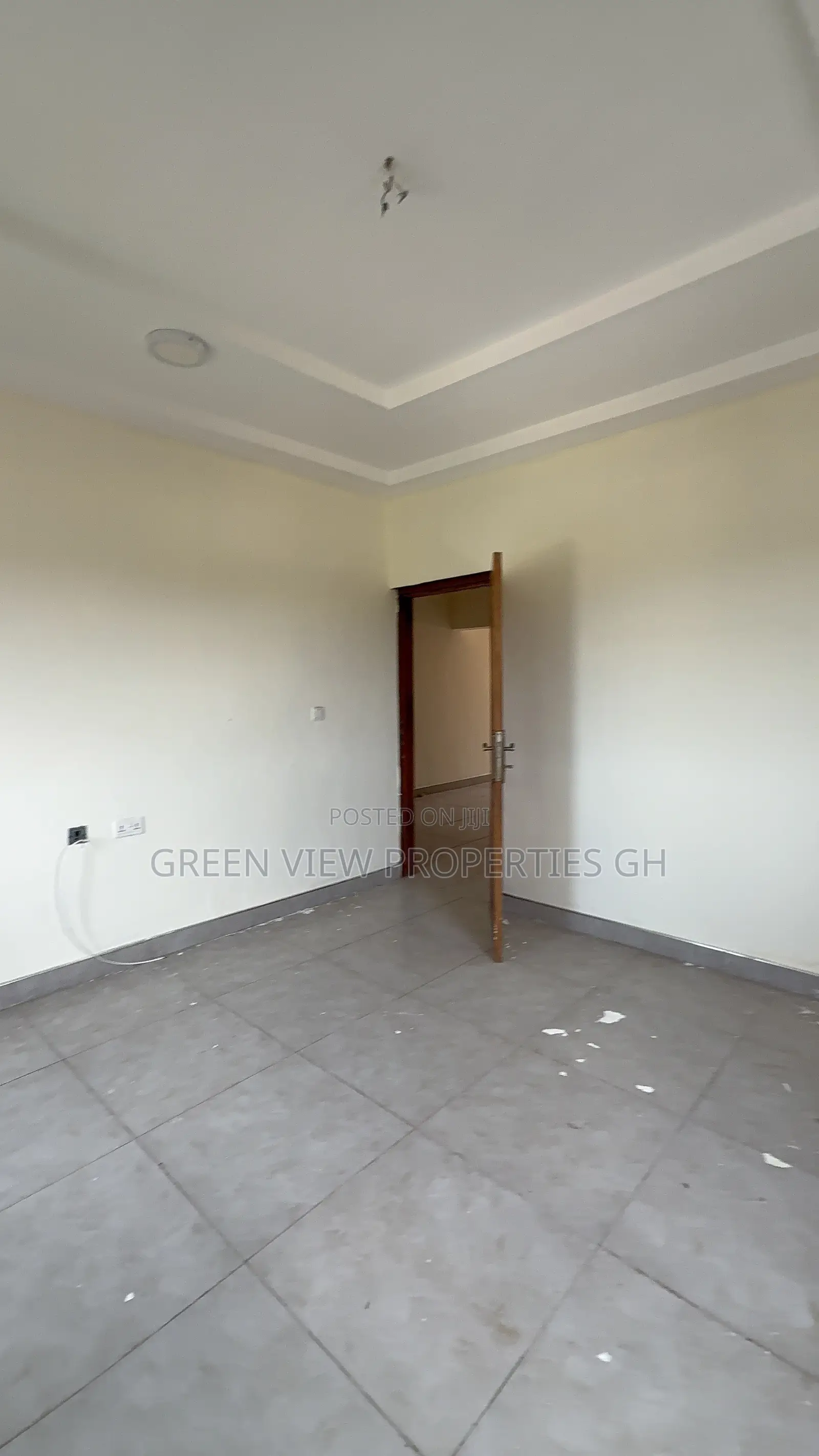 1bdrm Room & Parlour in West Hills Mall Area for rent