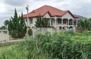 6bdrm House in Kumasi Metropolitan for sale