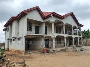 6bdrm House in Kumasi Metropolitan for sale