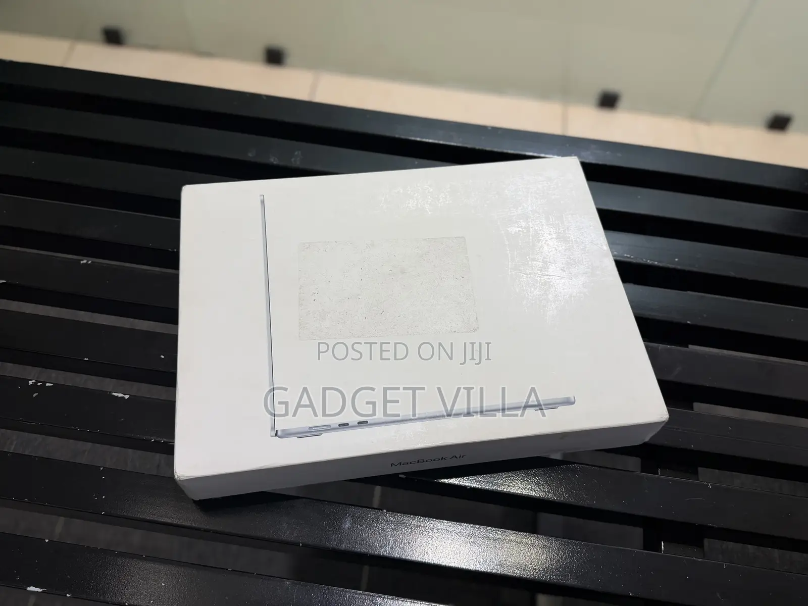 New Laptop Apple MacBook Air 2025 M4 16GB Apple M4 SSD 256GB