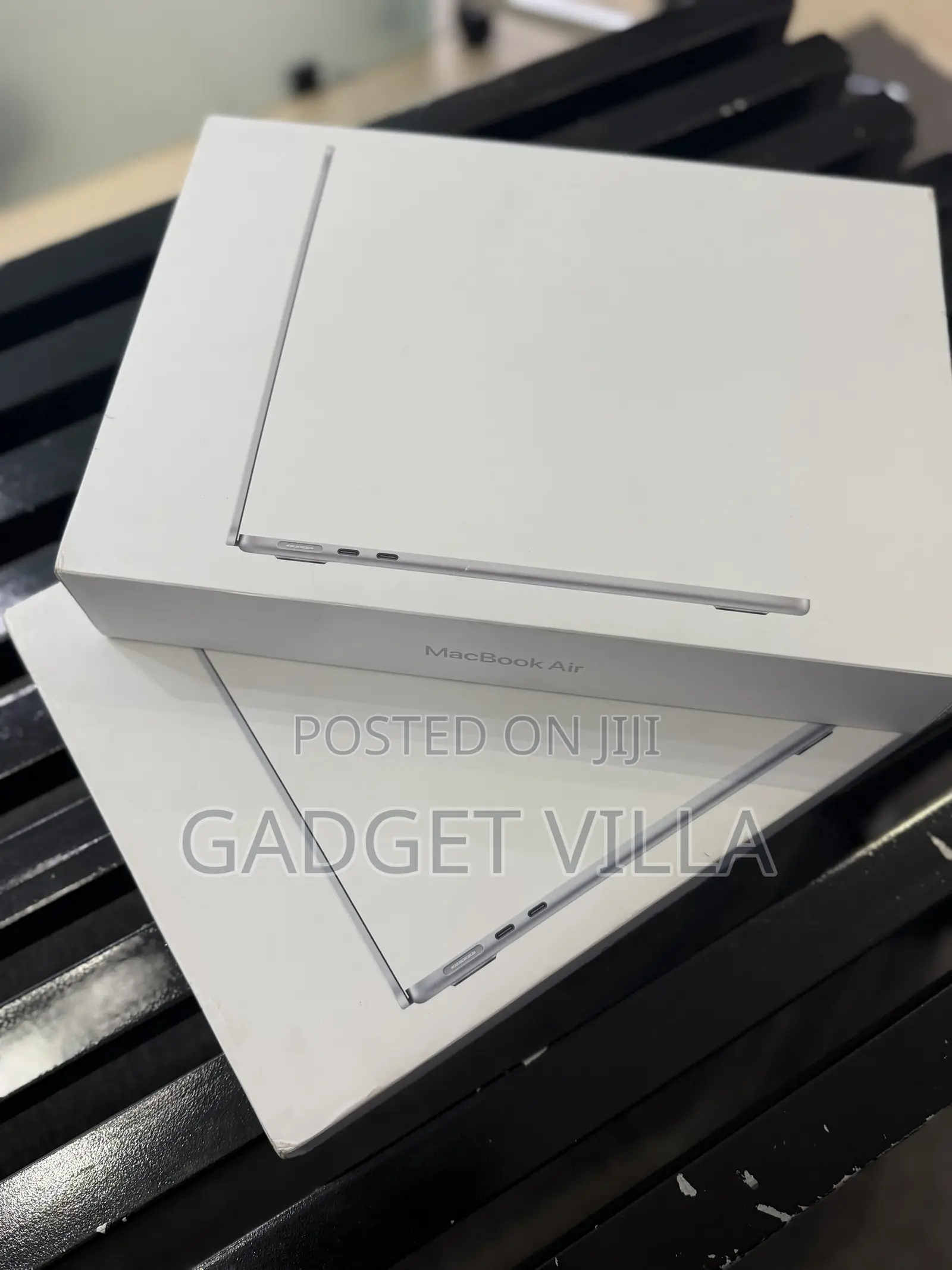 New Laptop Apple MacBook Air 2025 M4 16GB Apple M4 SSD 256GB