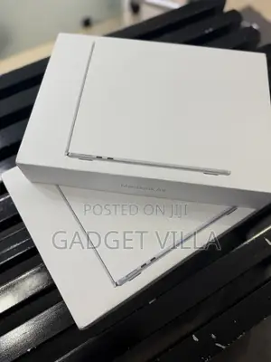New Laptop Apple MacBook Air 2025 M4 16GB Apple M4 SSD 256GB