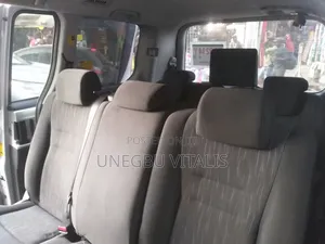 Toyota Voxy V 2WD 8-Seater 2013 Silver