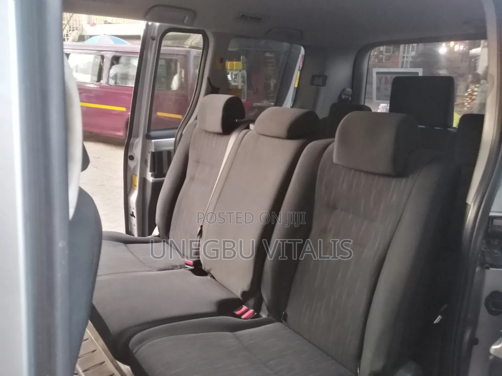 Toyota Voxy V 2WD 8-Seater 2013 Silver