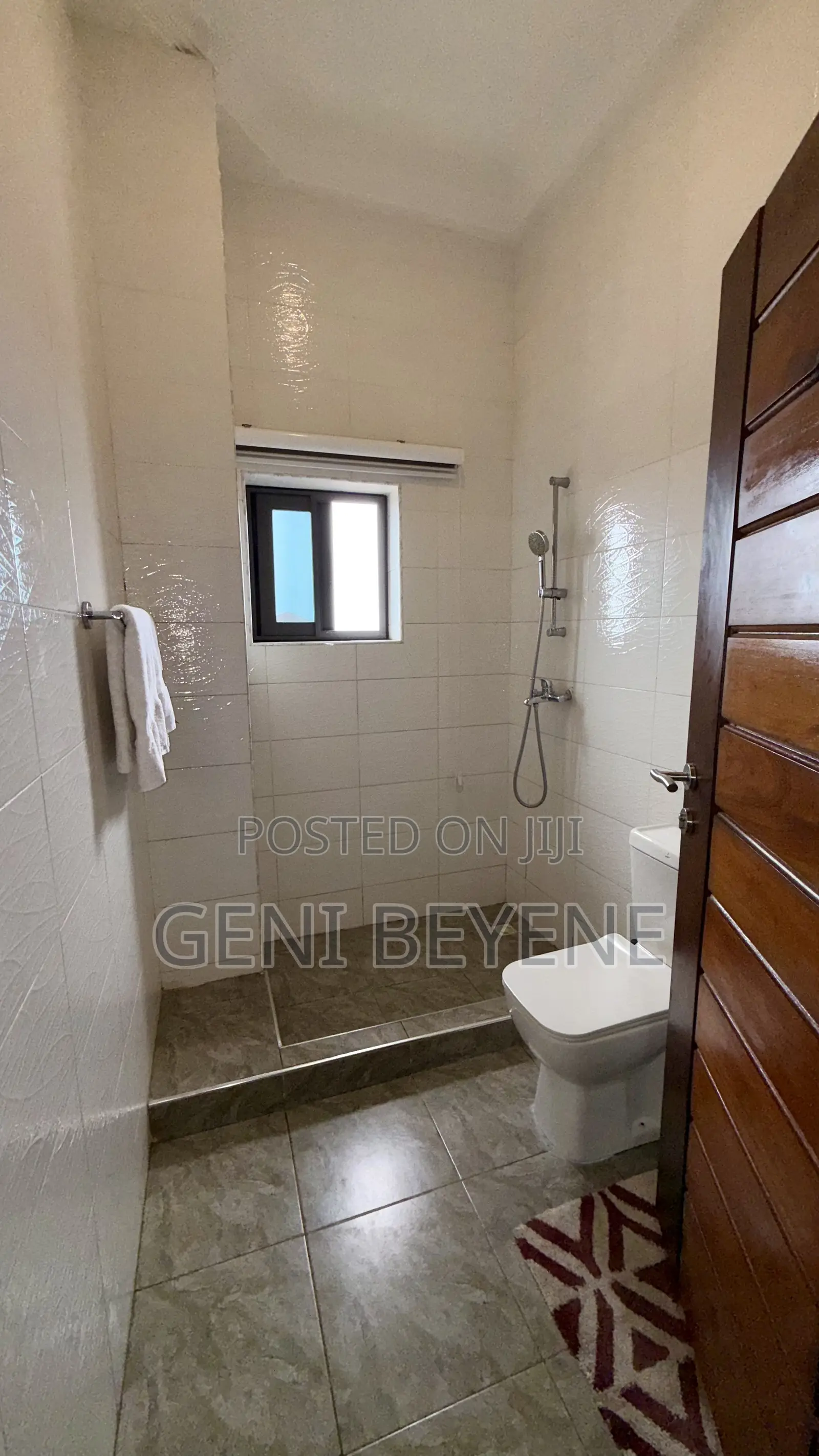 Spacious King Room Near Labadi Beach